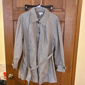 Molly & isadora 2x tan Trench Coat with Belt